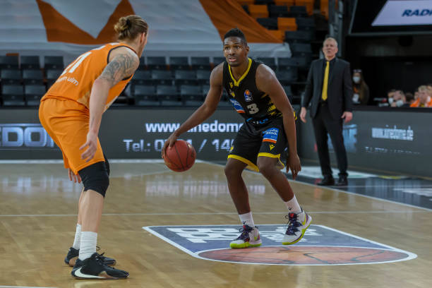 在这些讨论 在这些讨论