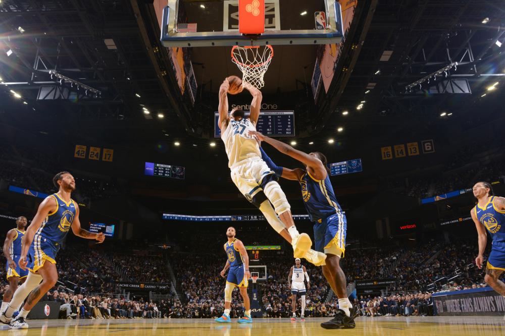 乔治在两端 乔治在两端